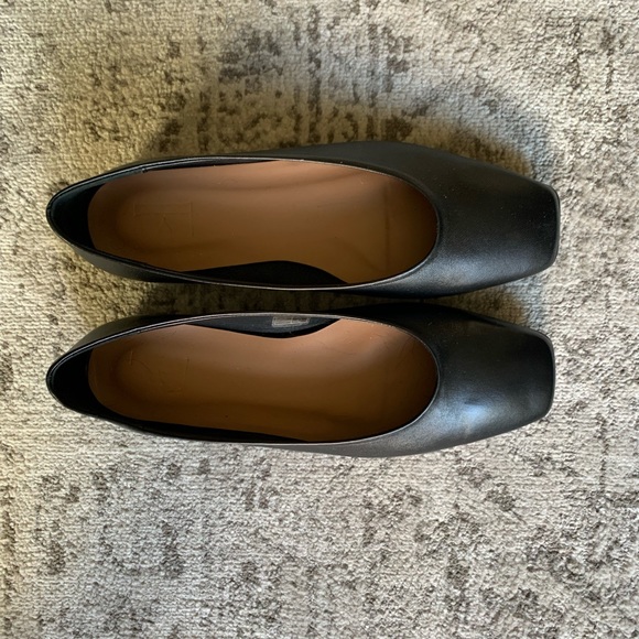 New, leather flats/ ballet flats. Size 7 - Picture 5 of 5
